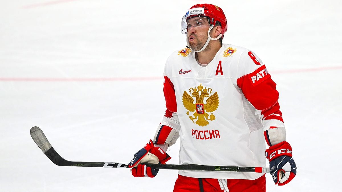 «Сборная России не выиграет даже с игроками НХЛ»: легенда «Трактора» о деградации хоккея