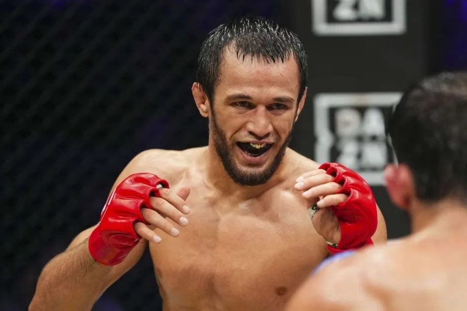 «На хату нельзя»: Усман Нурмагомедов пошутил о лице Махачева после UFC 330