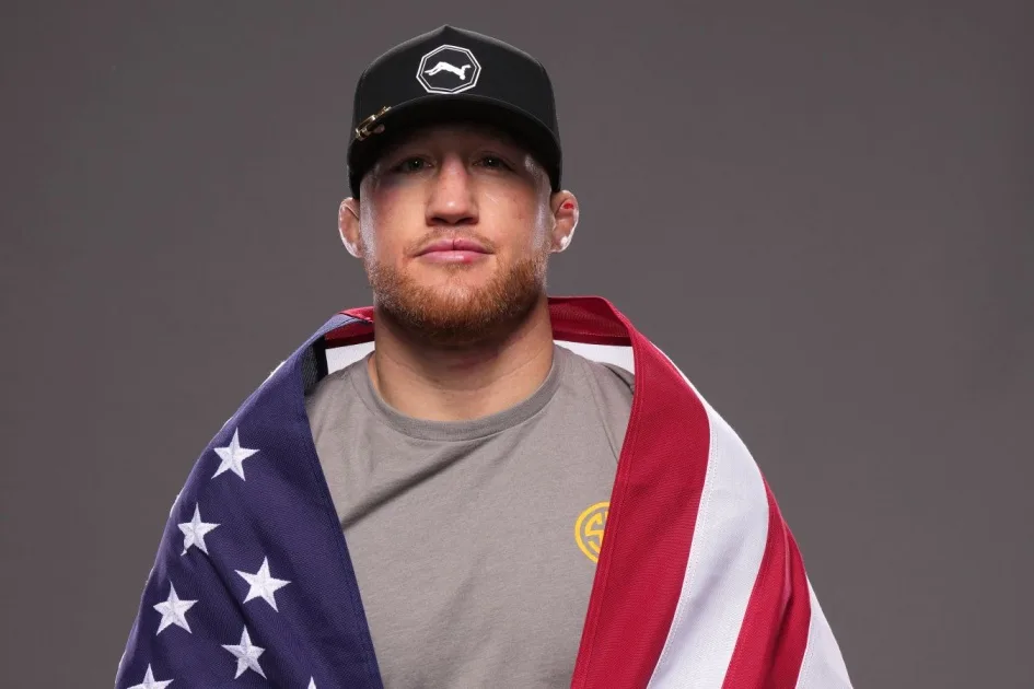 Гейджи Топурияны Ақ үйге нокаутпен жеңіп, UFC чемпионы атанды