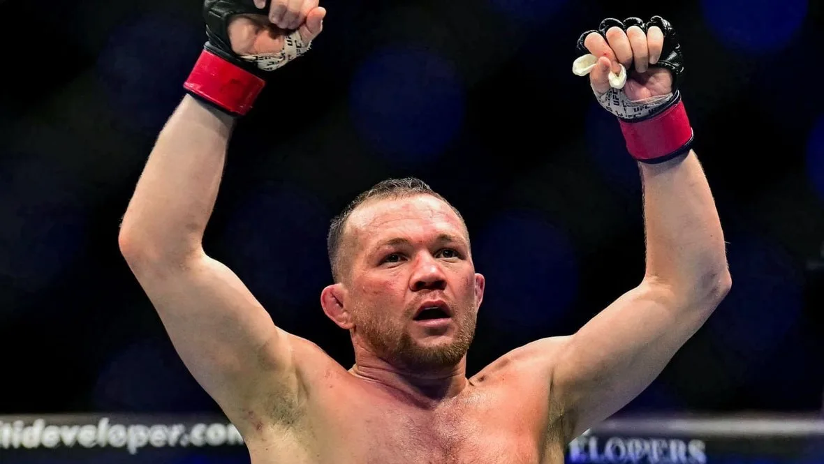 Ян защитил пояс в легчайшем весе в бою с Двалишвили на UFC 333