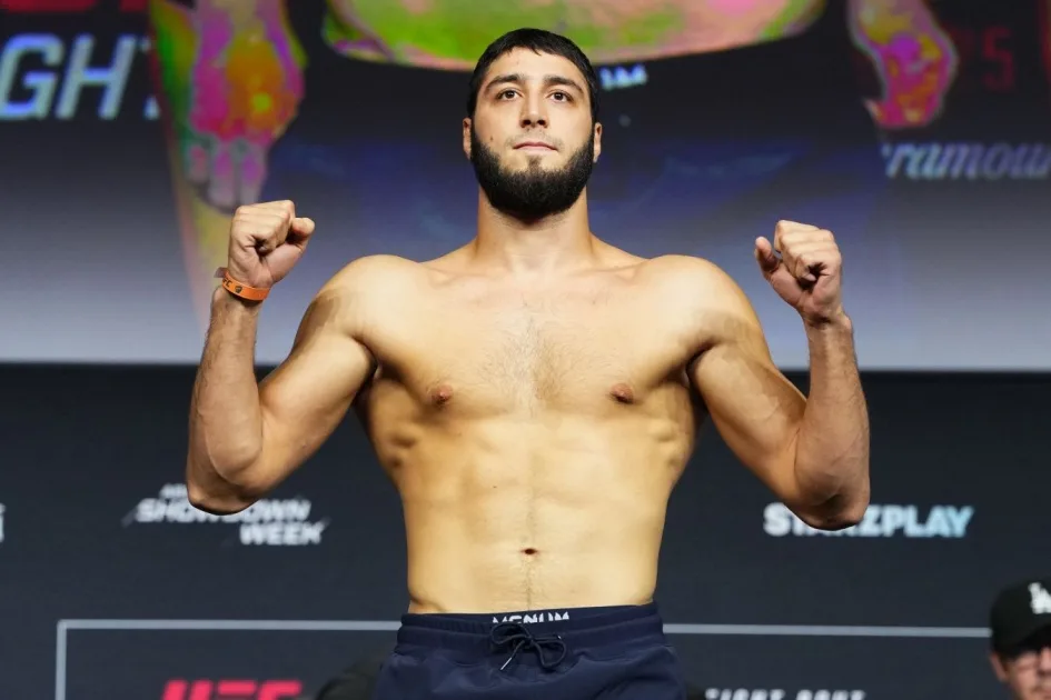 Азамат Тучалов победил Рибейро единогласным решением на UFC в Абу-Даби